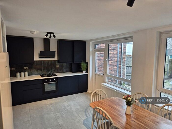 3 Bedroom Maisonette To Rent In Erskine Crescent, London, N17