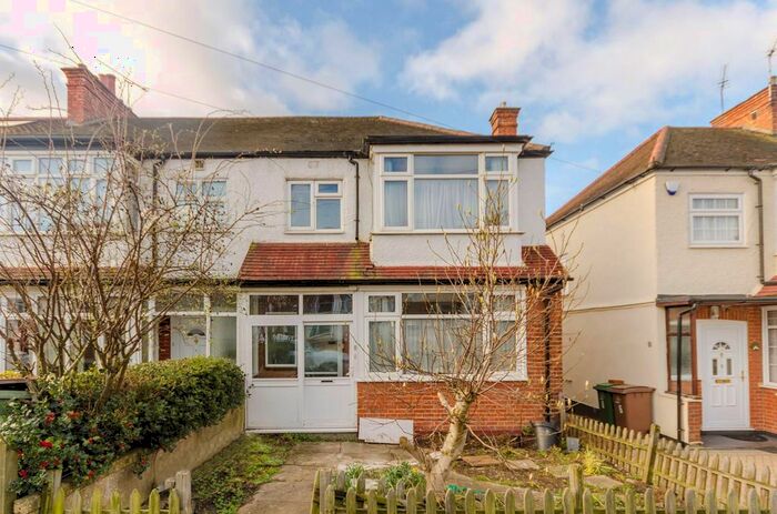 3 Bedroom Semi Detached House To Rent In Leafield Road, Sutton Common, Sutton, SM1