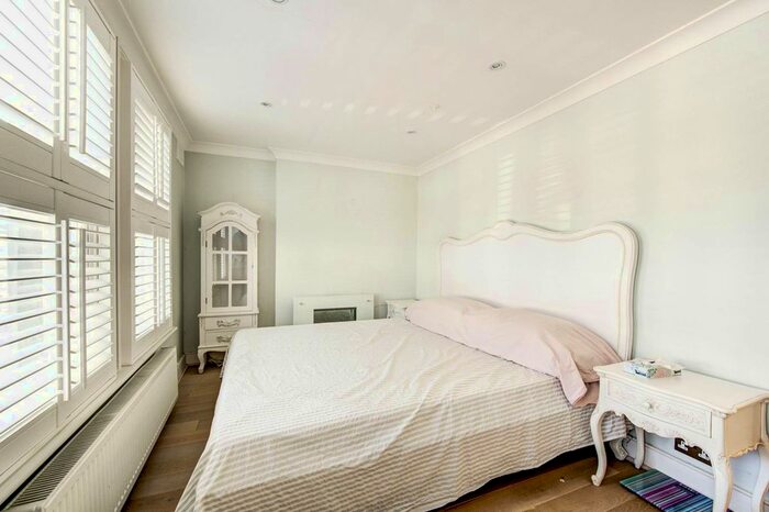 2 Bedroom Flat To Rent In Brookville Road, Parsons Green, London, SW6