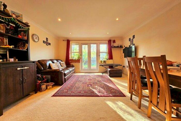 2 Bedroom Flat To Rent In Sibley Court, Beckenham Grove, Bromley, BR2