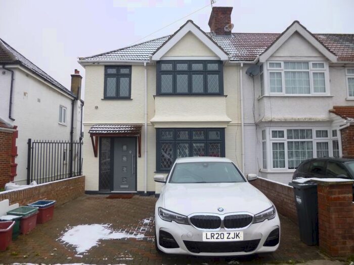 3 Bedroom Property To Rent In Burnham Gardens, Cranford, Hounslow, TW4