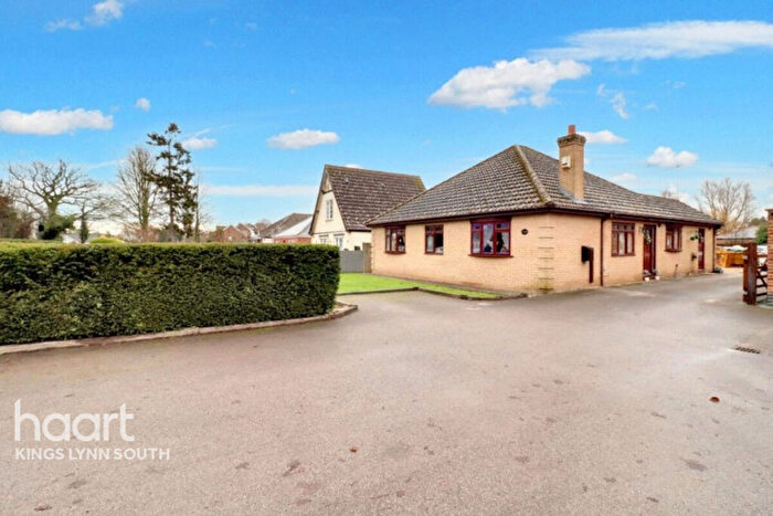 3 Bedroom Bungalow For Sale In Main Road, Clenchwarton, PE34