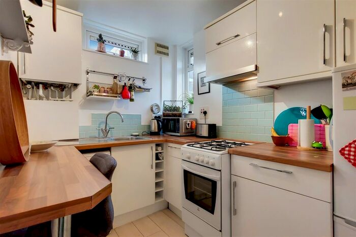 Studio For Sale In Teversham Lane, London, SW8