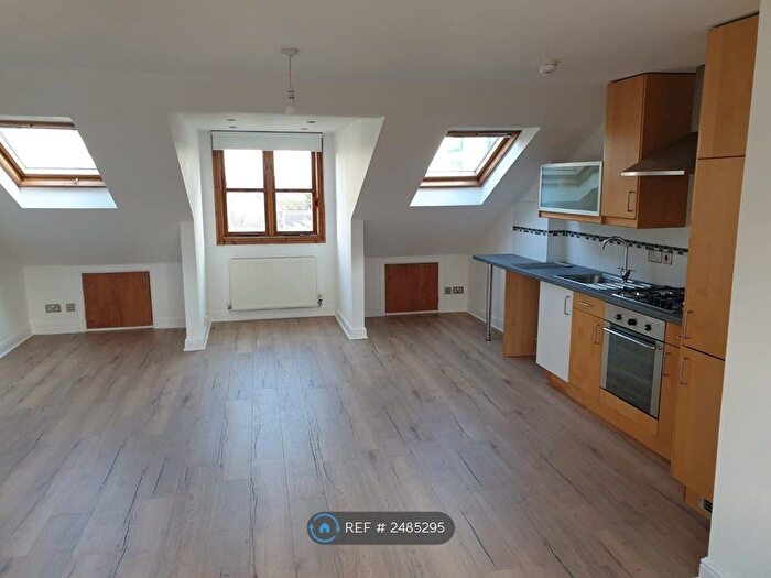 Studio To Rent In Penge Road, South Norwood, SE25