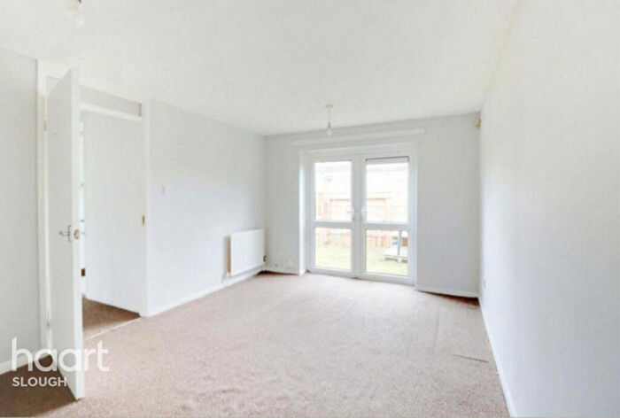 1 Bedroom Bungalow To Rent In Pennine Road, Slough, SL2