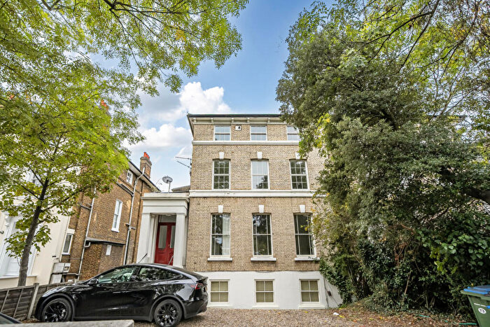 3 Bedroom Apartment For Sale In Shooters Hill Road, London, SE3