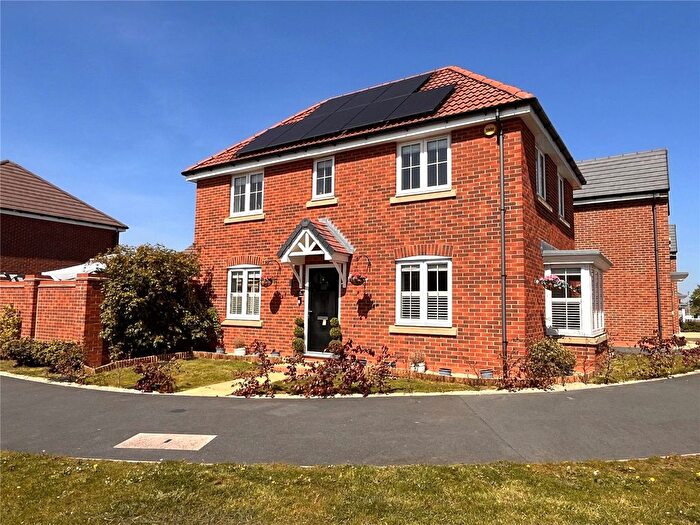3 Bedroom Detached House For Sale In Fox Avenue, Shrewsbury, Shropshire, SY2