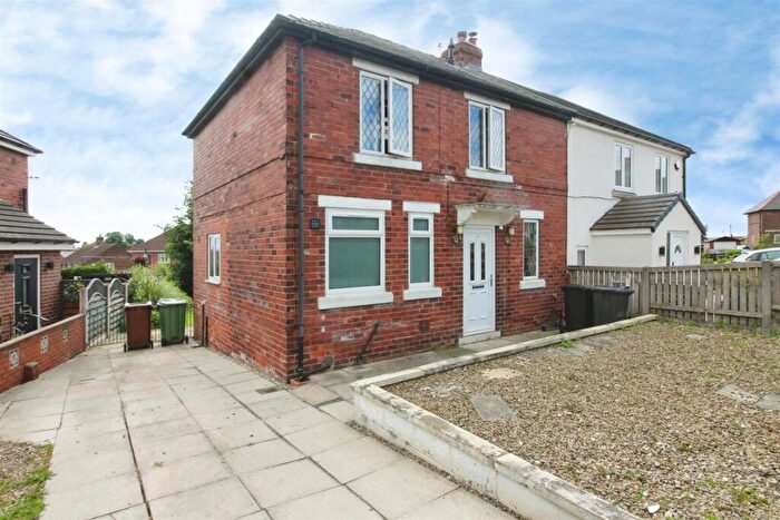 3 Bedroom Semi Detached House For Sale In The Drive, Swillington, LS26