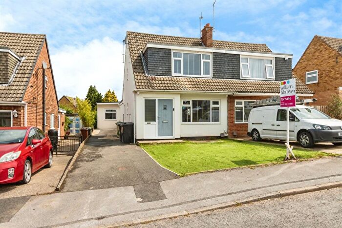 3 Bedroom Semi Detached House For Sale In Denesway, Garforth, Leeds, LS25