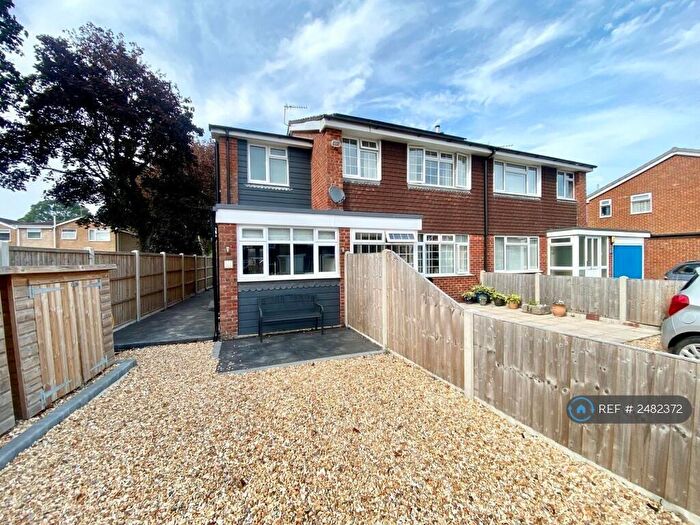 1 Bedroom Flat To Rent In Moorcroft Avenue, Burton, Christchurch, BH23