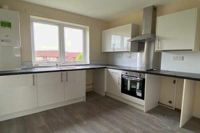 2 Bedroom Flat To Rent In Columba Crescent, Motherwell, ML1