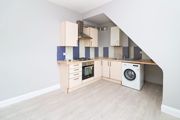 1 Bedroom Flat To Rent In Upper Tooting Road, London, SW17