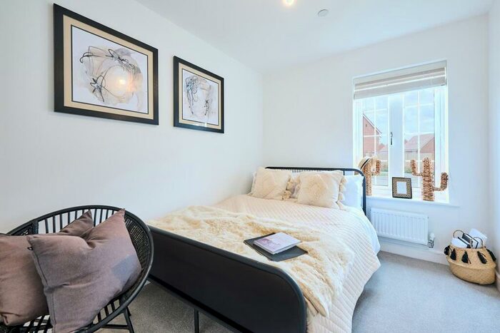 2 Bedroom Apartment For Sale In Thorn Road, Houghton Regis, LU5