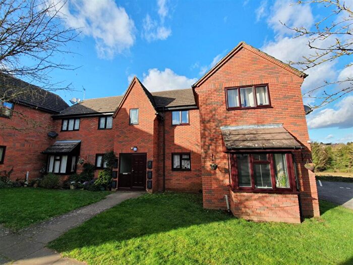 2 Bedroom Flat To Rent In Lovell Court, Irthlingborough, Northants, NN9