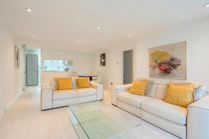 3 Bedroom Flat To Rent In Gloucester Avenue, Primrose Hill, NW1