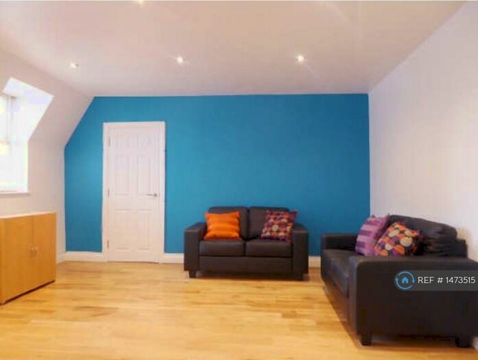 2 Bedroom Flat To Rent In London Road, Reading, RG1