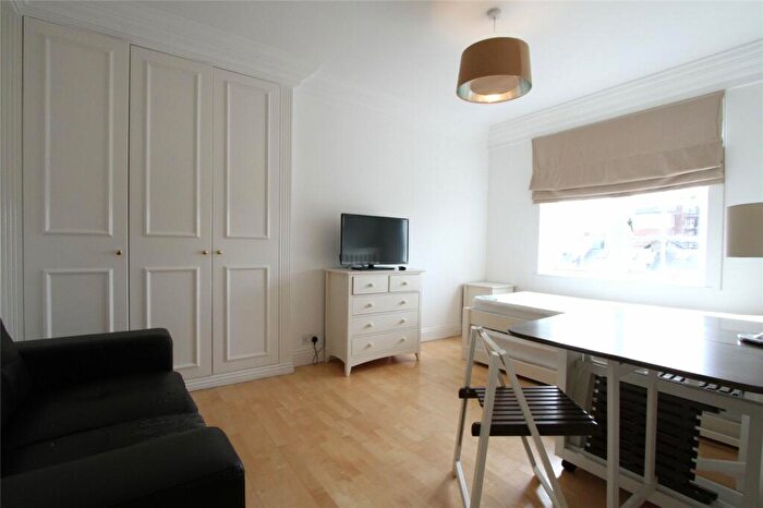 Flat To Rent In Langford Court, NW8