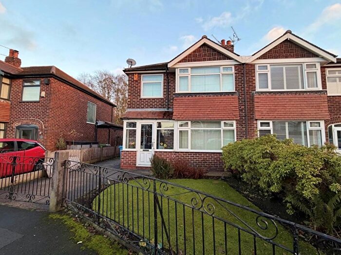 3 Bedroom Property For Sale In Arnesby Avenue, Sale, M33