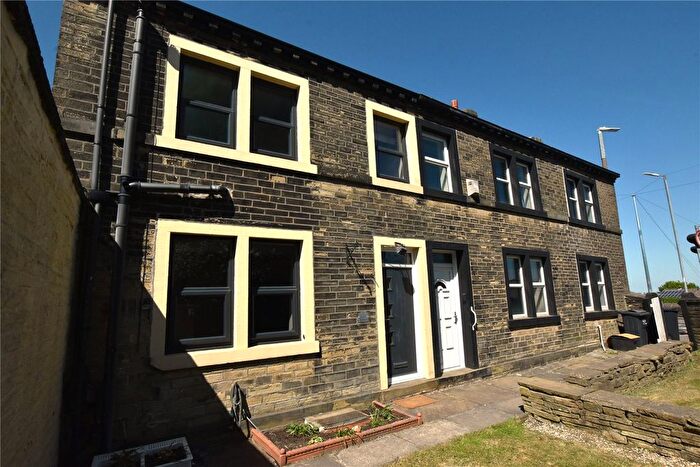2 Bedroom Terraced House For Sale In Withinfields, Halifax, West Yorkshire, HX3
