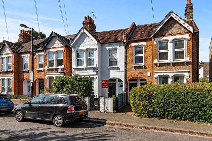 2 Bedroom Flat For Sale In Balfour Road, London, SE25