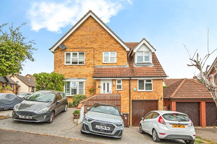 4 Bedroom Detached House For Sale In Goldcrest Close, Colchester, CO4