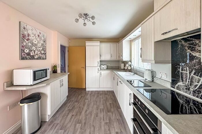 4 Bedroom Detached House For Sale In Stilwells, Rochford, SS4