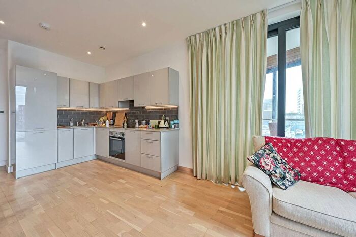 2 Bedroom Flat To Rent In Milner Road, South Wimbledon, London, SW19