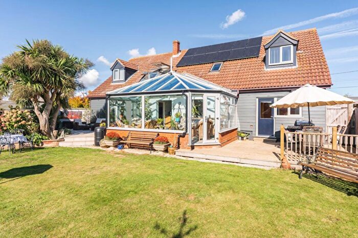 7 Bedroom Bungalow For Sale In Cannons Close, West Caister, NR30