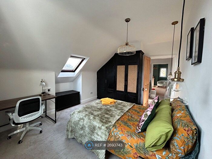 2 Bedroom Flat To Rent In St. Johns Road, Bournemouth, BH5