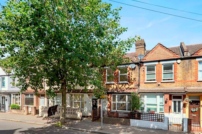 3 Bedroom Property For Sale In Provincial Terrace, Penge, London, SE20