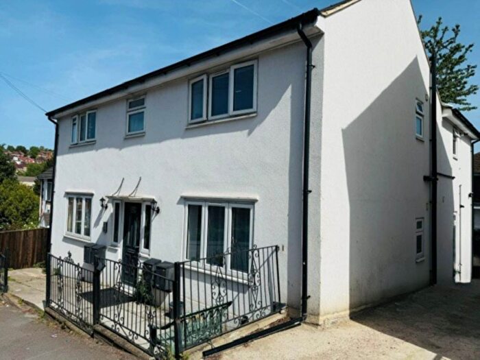 1 Bedroom Flat To Rent In Totteridge Road, High Wycombe, HP13