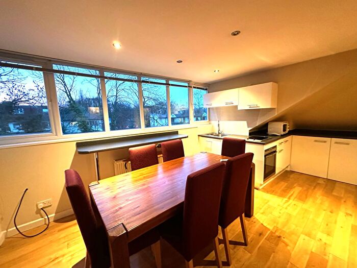 1 Bedroom Flat To Rent In Shirehall Park, London, NW4