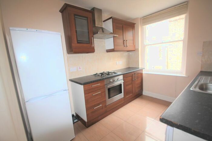 2 Bedroom Flat To Rent In Rushcroft Road, London, SW2