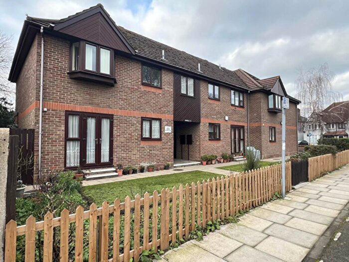 2 Bedroom Retirement Property For Sale In Mawney Road, Romford, RM7