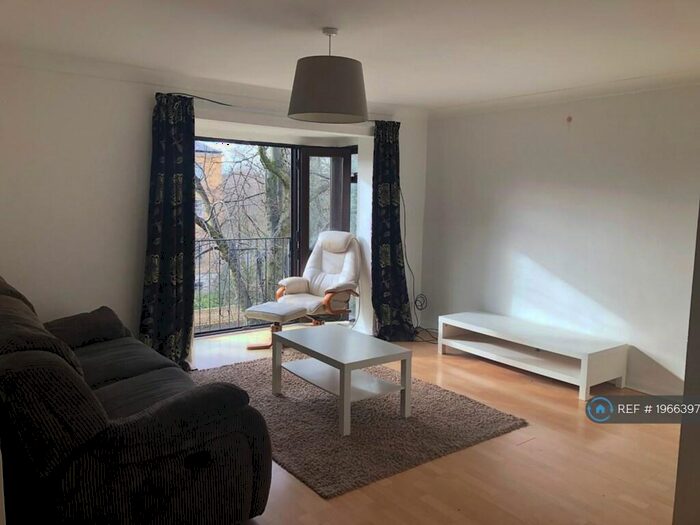 2 Bedroom Flat To Rent In Egerton Court, Manchester, M14