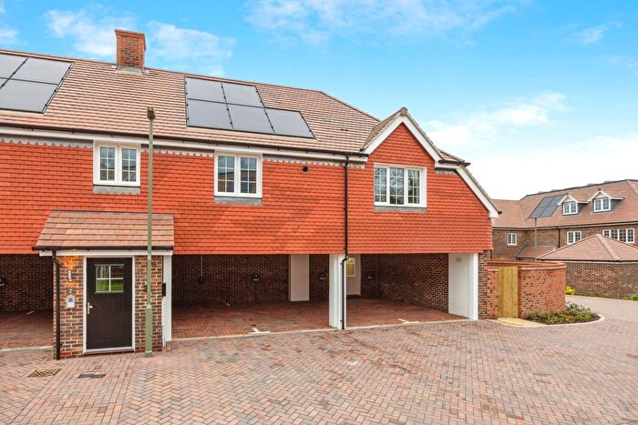 1 Bedroom Flat For Sale In Lovelace Drive, East Horsley, Leatherhead, Surrey, KT24