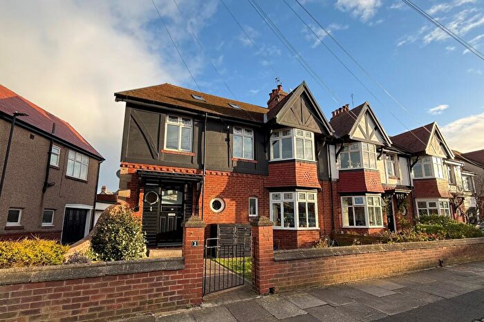 4 Bedroom Semi Detached House For Sale In Glendale Avenue, Whitley Bay, Tyne & Wear, NE26