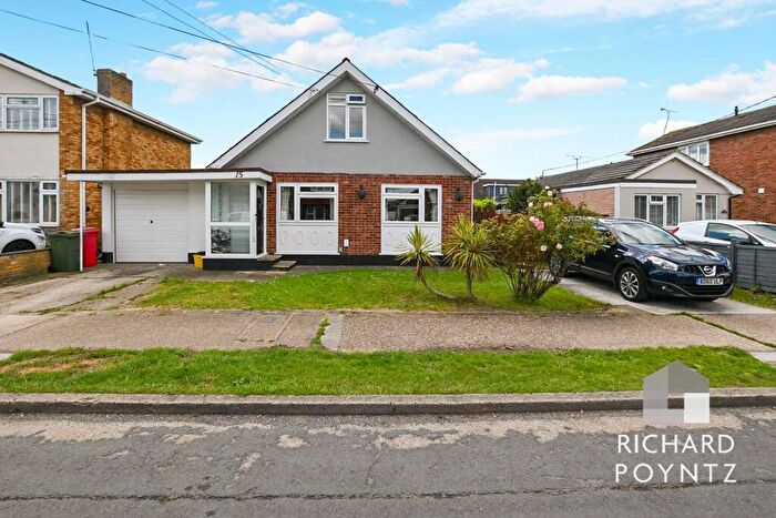 3 Bedroom Chalet For Sale In No Chain - Grafton Road, Canvey Island, SS8