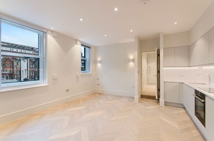 Studio To Rent In Goodge Street, London, W1T