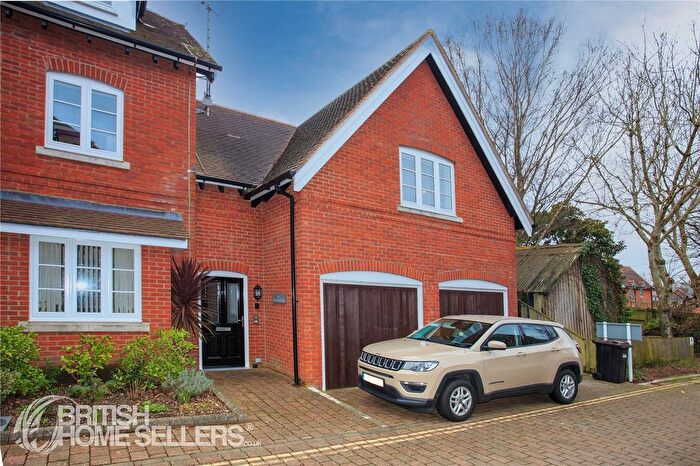 2 Bedroom Detached House For Sale In Gosport Lane, Lyndhurst, Hampshire, SO43