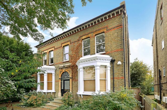 3 Bedroom Flat To Rent In Edge Hill, Wimbledon, London, SW19