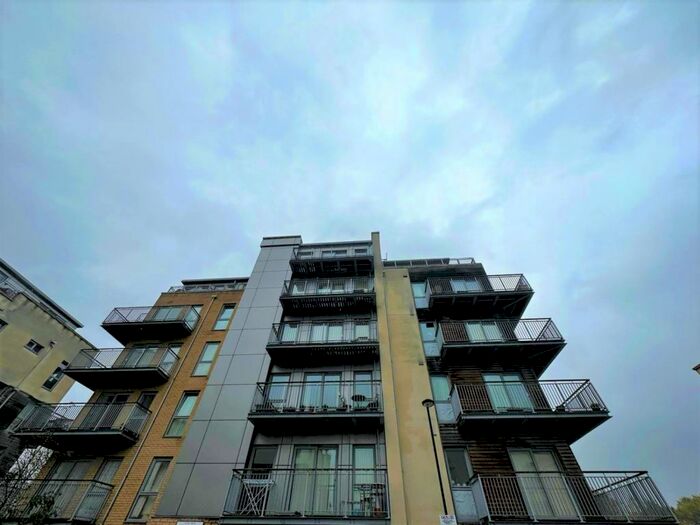 2 Bedroom Ground Flat To Rent In Flora Court, Fortune Avenue, Edgware, HA8