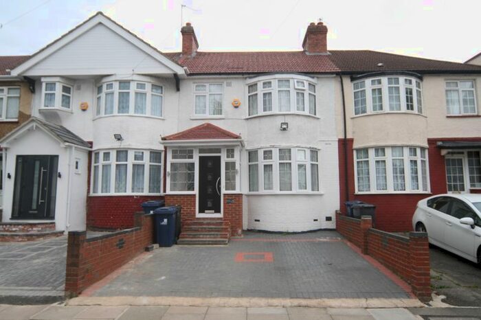 3 Bedroom Terraced House To Rent In Westbury Avenue, Southall, UB1