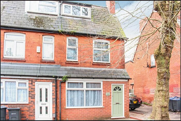 4 Bedroom End Of Terrace House For Sale In Runcorn Road, Birmingham, B12