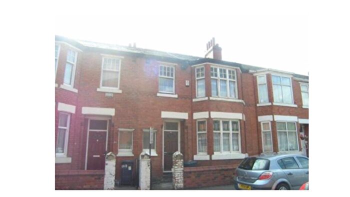 4 Bedroom Terraced House To Rent In Heald Grove, M14