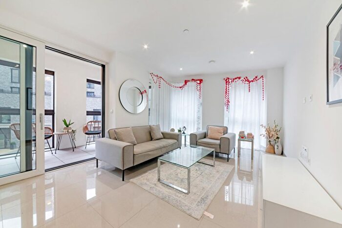 1 Bedroom Flat To Rent In Conquest Tower, South Bank, London, SE1