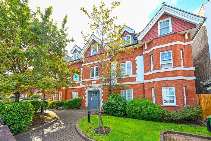 2 Bedroom Flat For Sale In Ewell Road, Surbiton, KT6