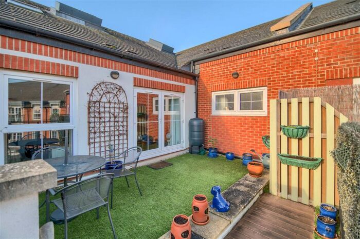 2 Bedroom Retirement Property For Sale In St. Marys Road, Market Harborough, LE16