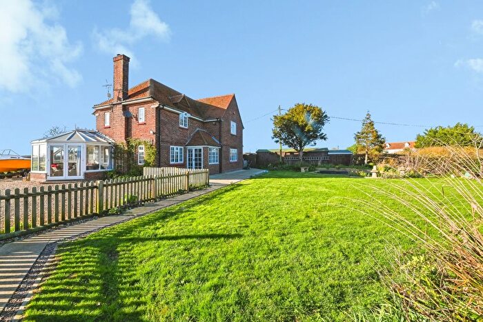 4 Bedroom Detached House For Sale In Sladburys Lane, Clacton-On-Sea, Essex, CO15