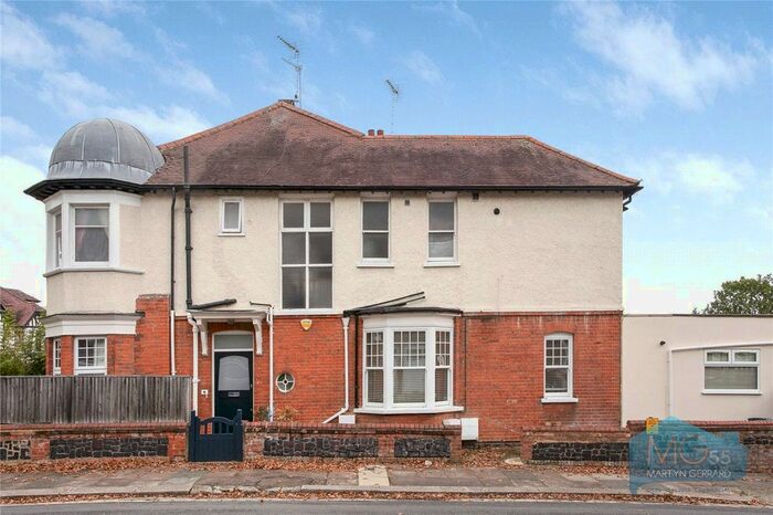 3 Bedroom Maisonette To Rent In Church Crescent, Finchley, London, N3